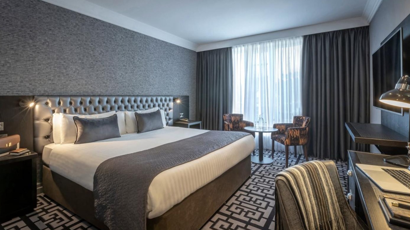 Talbot Hotel Stillorgan - Bedroom interior